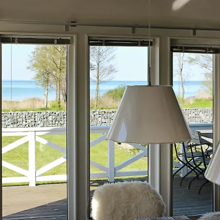 Three-bedroom Holiday In 6 * Strøby Ladeplads